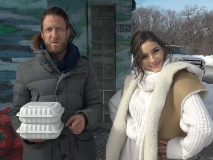 Minnesota Classic Pizza Review – Fat Lorenzo's With Special Guest Olivia Culpo (2/4/18)