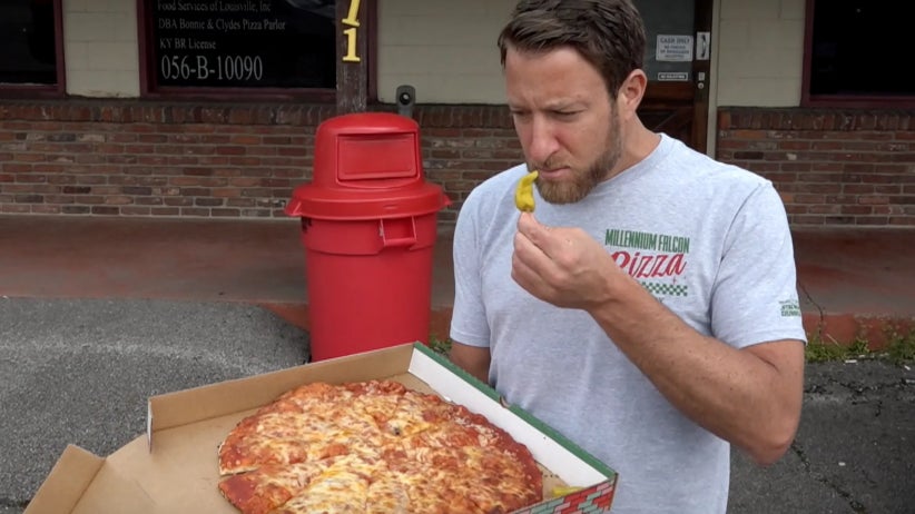 Barstool Pizza Review - Bonnie & Clyde's Pizza Parlor (Louisville,KY)