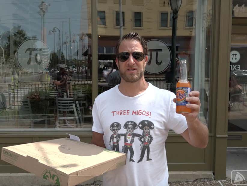 Barstool Pizza Review - Pi Pizzeria (St. Louis) Bonus Ice Cream Sandwich Review