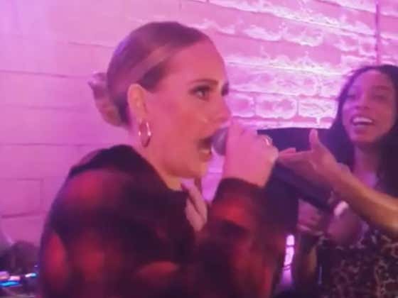 Adele, With Juul In Hand, Crushes Nicki Minaj's 'Monster' Verse At A Party In LA