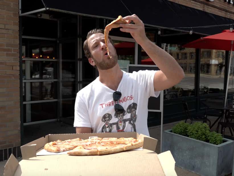 Barstool Pizza Review - Dewey's Pizza (St. Louis)