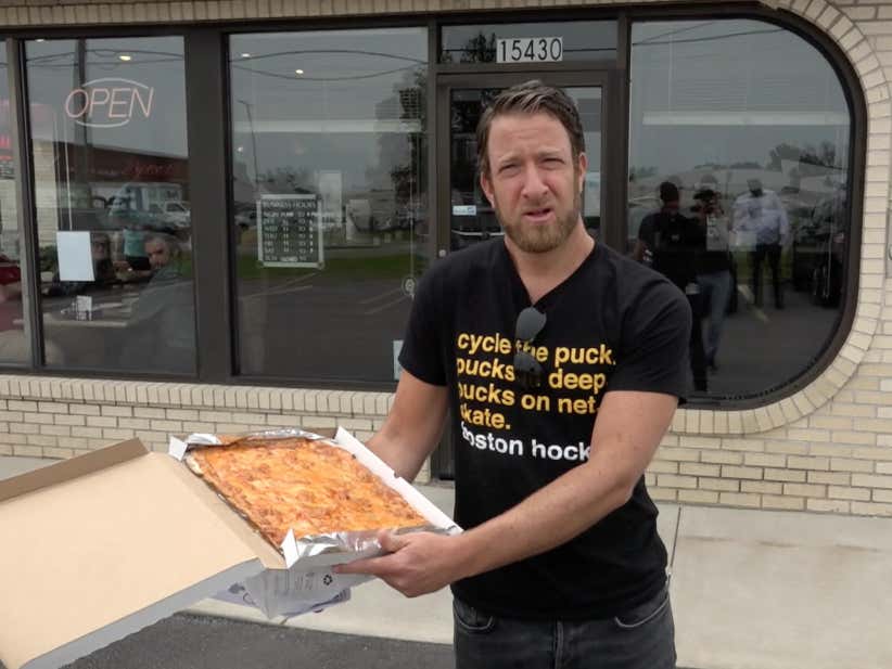 Barstool Pizza Review - Faraci Pizza (St. Louis) Bonus Toasted Ravioli Review