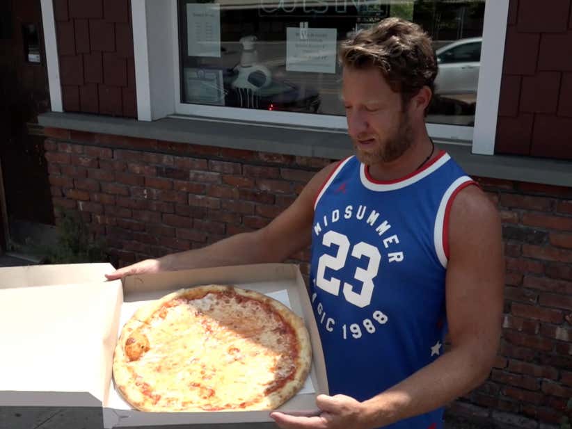 Barstool Pizza Review - La Manda's (White Plains)