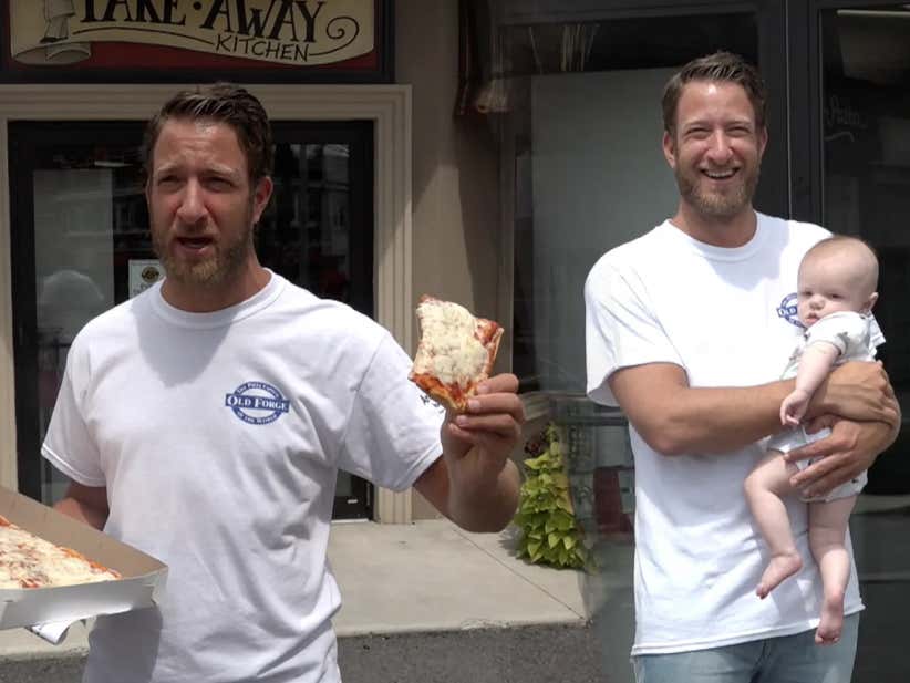 Barstool Pizza Review - Arcaro & Genell (Old Forge, PA)