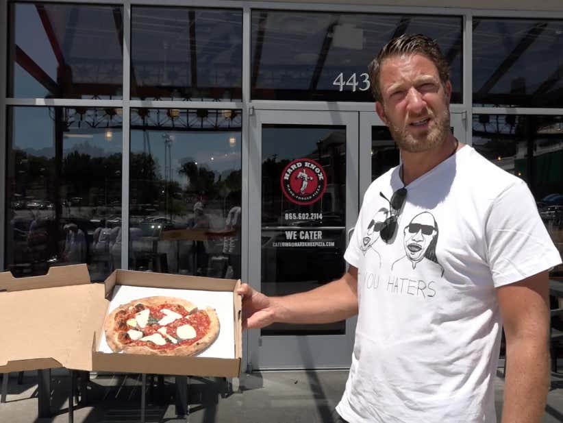 Barstool Pizza Review - Hard Knox Pizzeria (Knoxville, TN)