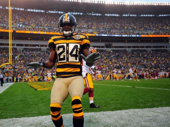 Ike Taylor Had Headphones Built into his Helmet to Play Music During Games