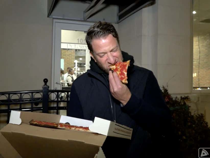 Barstool Pizza Review - De Lorenzo's Tomato Pies (Robbinsville, NJ)