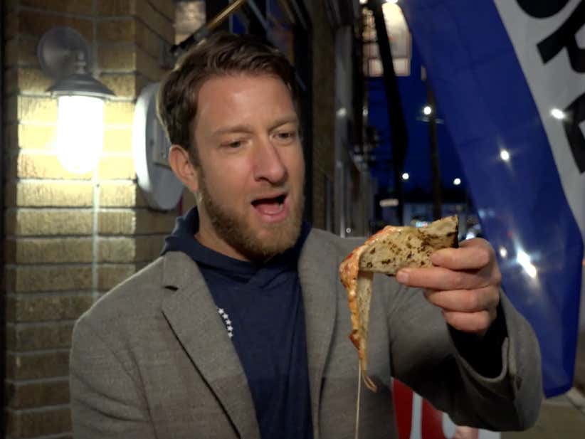 Barstool Pizza Review - Federal Hill Pizza (Providence, RI)