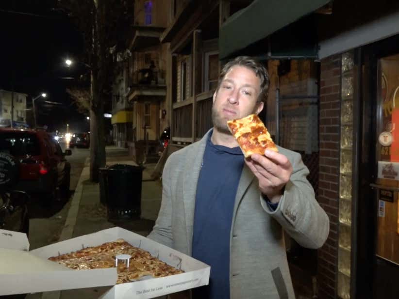 Barstool Pizza Review - Tommy's Pizza (Providence, RI)