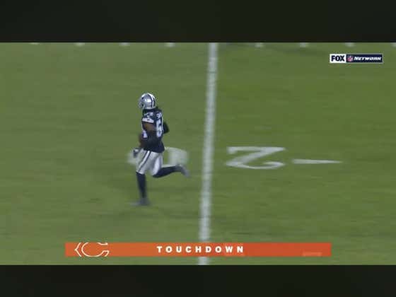Trubisky slings a TD to Allen Robinson in the final seconds of the half to hit the 1H over (21)