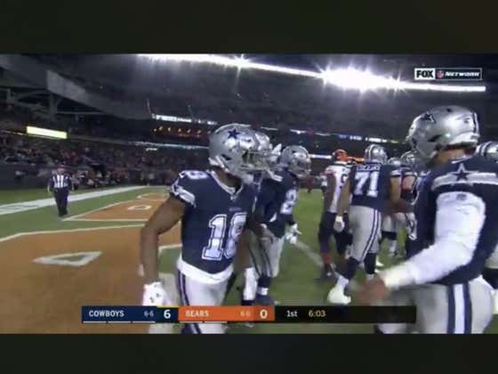 Zeke (+470) scores the first TD of the night. Cowboys lead 7-0 over the Bears.