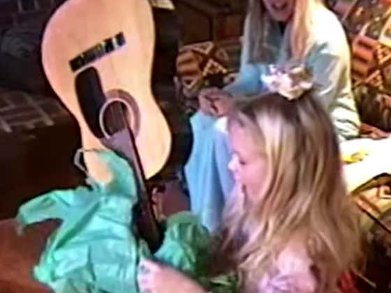 Taylor Swift Just Dropped A New Christmas Song And I'm Not Kidding When I Say It's One Of The Best Xmas Songs Ever Made