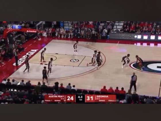 Austin Peay scored this last second layup to cover the 1H spread (+7)