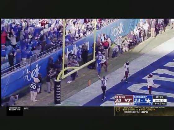 Kentucky (+2.5) scores with 15 seconds left in the game to take a 31-30 lead over Tech