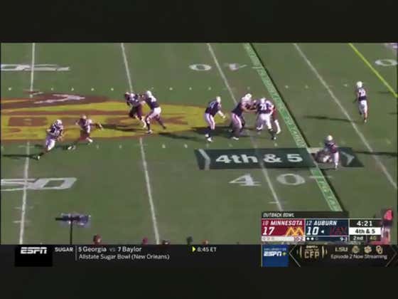 Auburn (-7) scores on 4th down to tie the game at 17