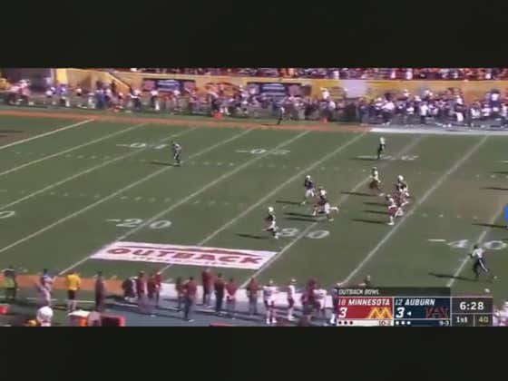 Auburn (-7) takes the kick return to the house for a 10-3 lead on Minnesota
