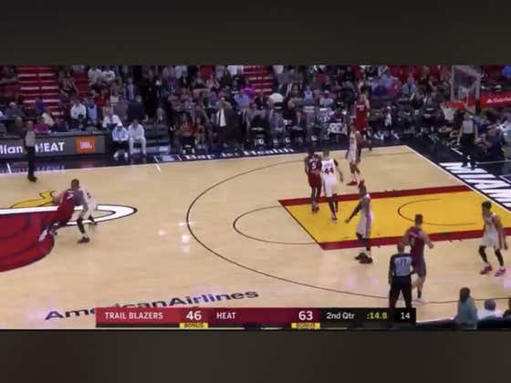 Dragic hits a jumper in the final seconds of the half to hit the 1H over (110.5)