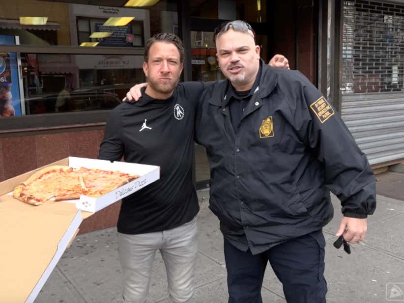 Barstool Pizza Review - Elegante Pizzeria (Bay Ridge)