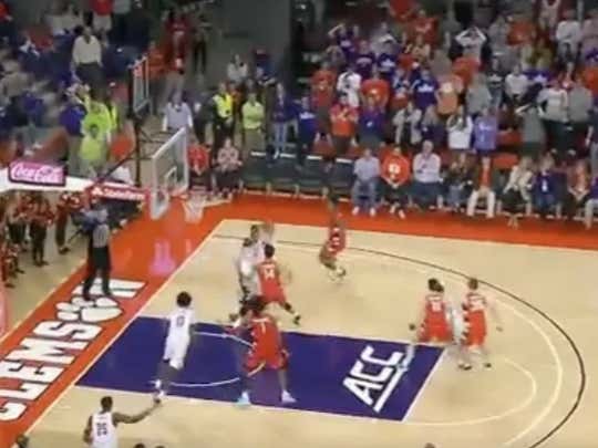 Clemson (-135) gets a bucket in the final seconds of the game to give them the 71-70 win over Syracuse
